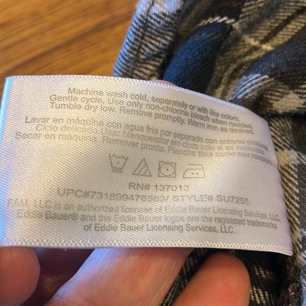 🎁2/$12 LG EDDIE BAUER LG BLACK BROWN TAN GRAY & WHITE PLAID FLANNEL SHIRT - Picture 5 of 7